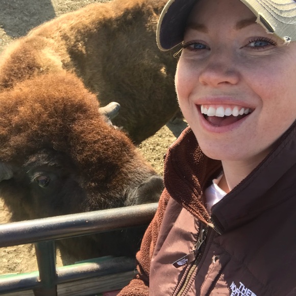 Meet your Posher, Elizabeth - Picture 1 of 16